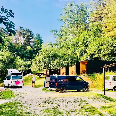 营地 Centra Shambhala Lucka