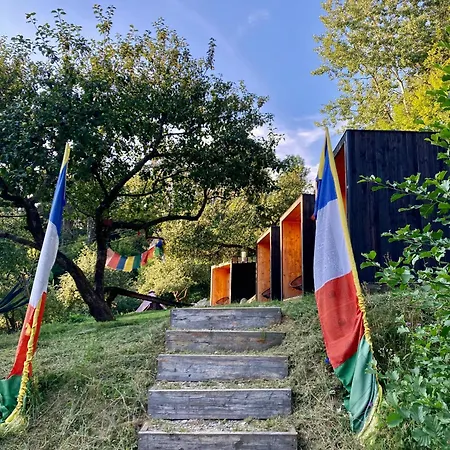 Centra Shambhala Parque de Campismo Lucka