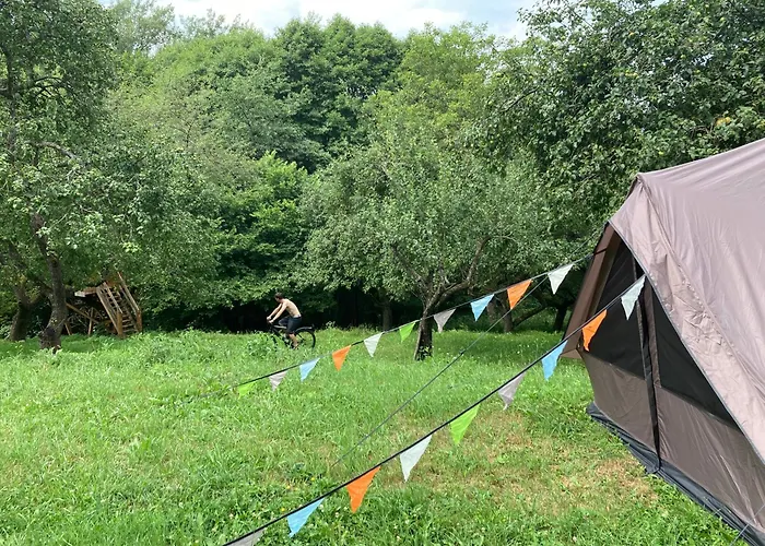 营地 Centra Shambhala Lucka