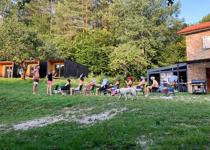 营地 Centra Shambhala Lucka